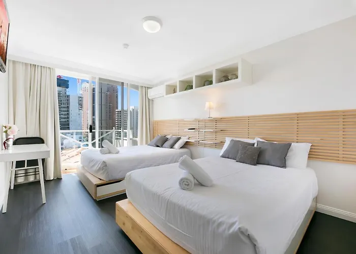 Cosy Studio In Broadbeach With Pools, Sauna & Gym