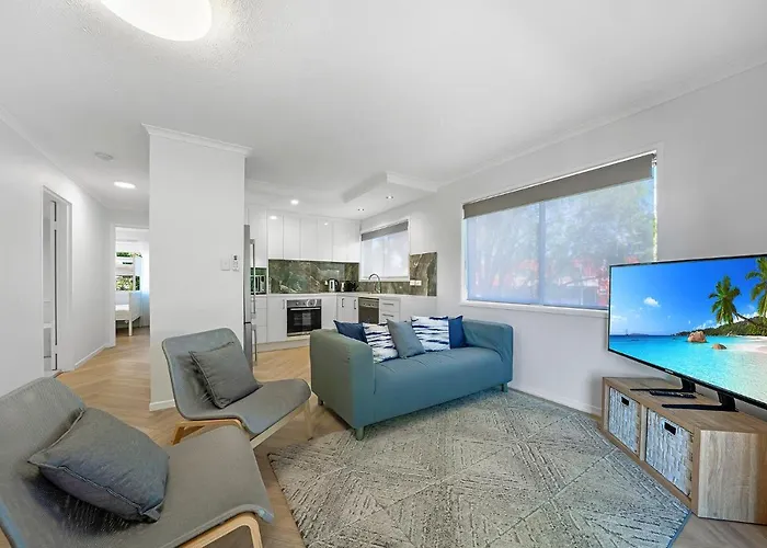 Newly Renovated Unit In Southport Gold Coast