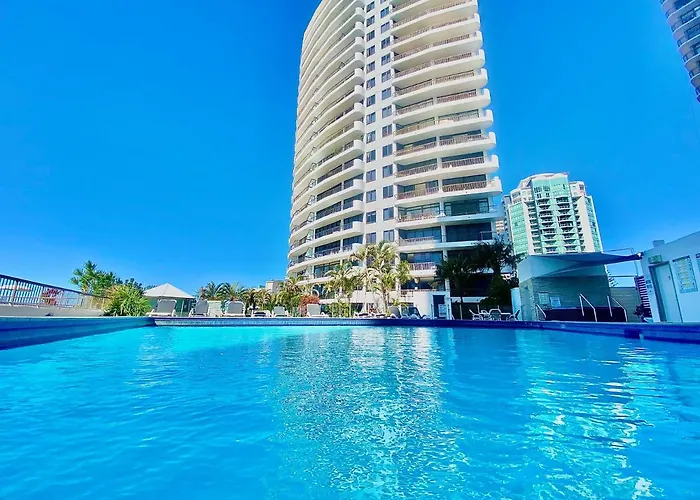 Oceanfront Family Apartment Pool & Bbq