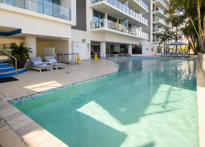 1Br Sky Rise Surfers Stunner