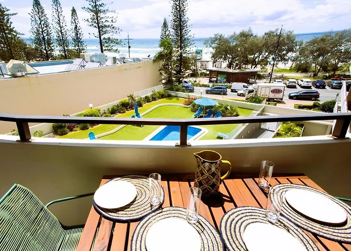 Fab Beachfront 2 Brm Apt In The Heart Of Surfers