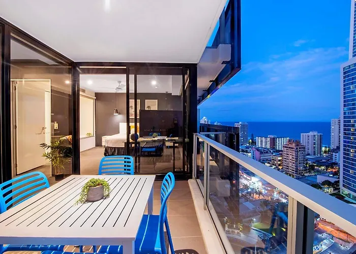 Converted Two Bedroom Apartments At Circle On Cavill - Self Contained, Privately Managed - Wow Stay