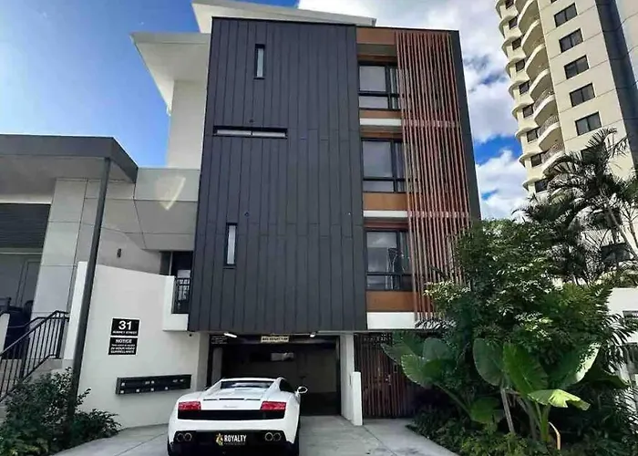 Brand New 1 Block From Beach 2 Bed Aprt
