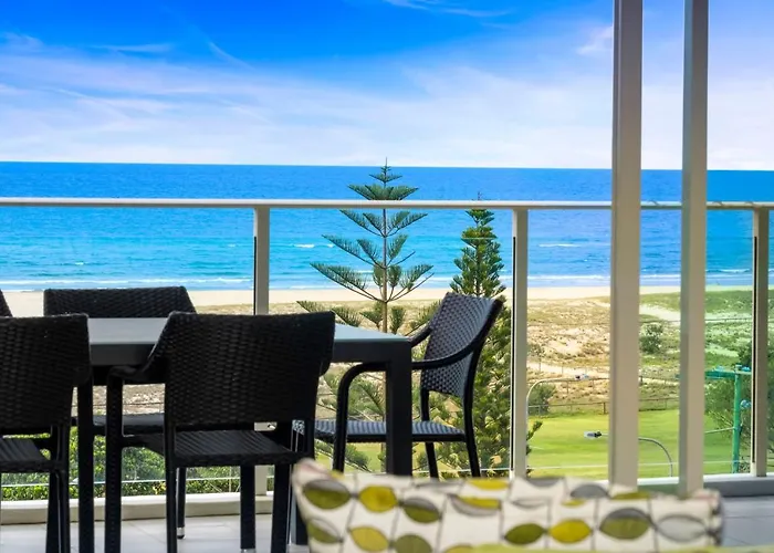 Kirra Beach