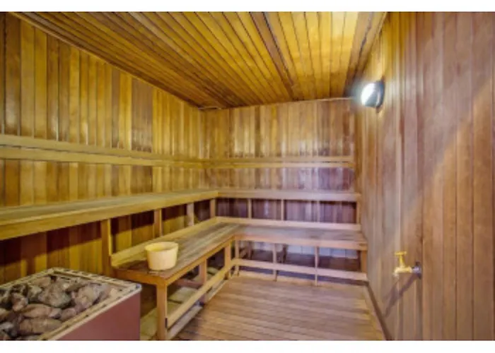 Oceanview 1-Bed Sub Penthouse With Pool & Gym