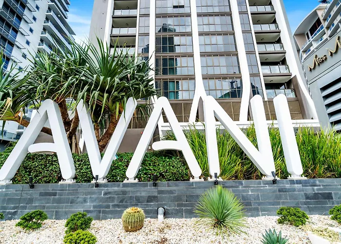 Elegant 2-Bed With Stunning Views, Pool, Bbq, Gym