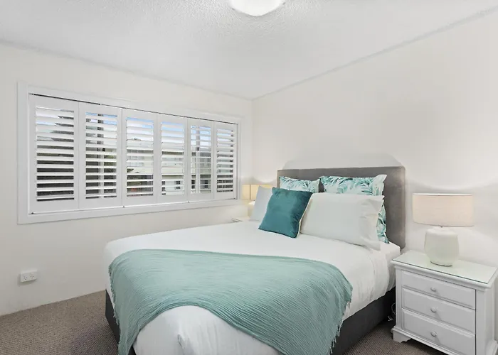 Wake To Waves In Spacious 3-Bed Beachfront Unit
