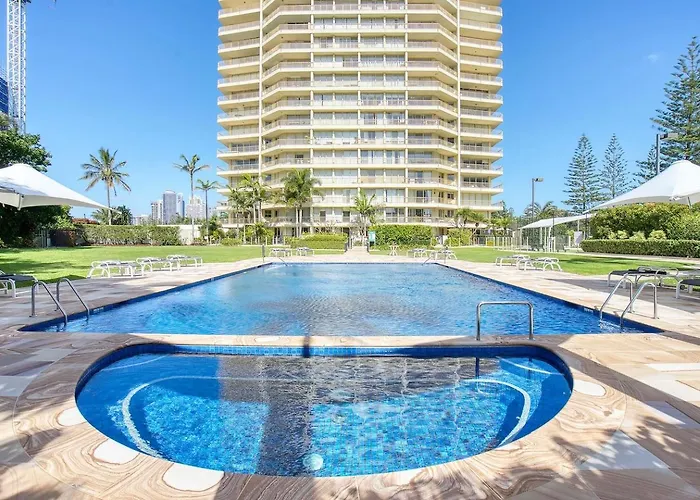 Retro Main Beach Hidden Gem With Waterfront Views
