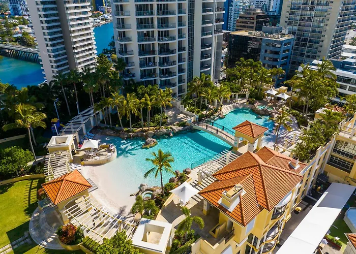 Chevron Big Family 3Brm, 3 Pools, Gym, Sauna, Spa.