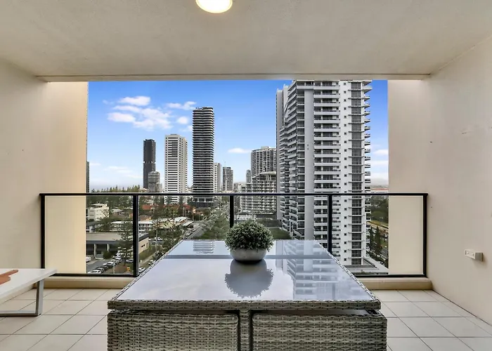 Glam & Stylish Broadbeach 2Br Apartment