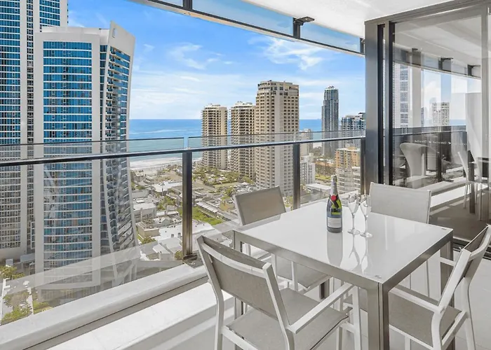 Circle On Cavill 25Th Floor With Ocean Views - Coasthm