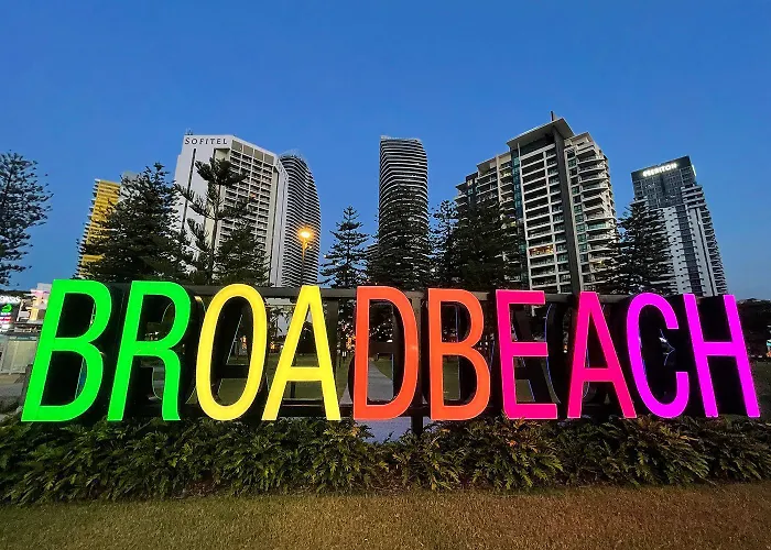 Luxurious Seaside 4Br Skyhome With Panoramic Views