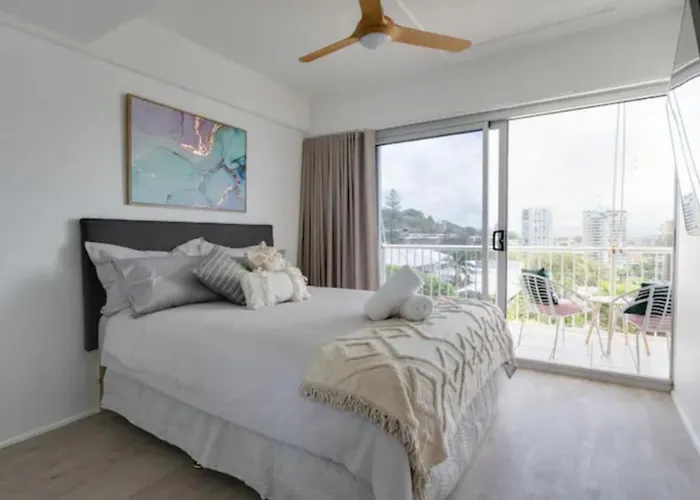 Burleigh Point Beach Vibes 2 Bed