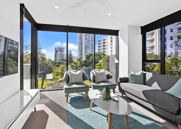 2 Bedroom Luxury In Burleigh Heads!