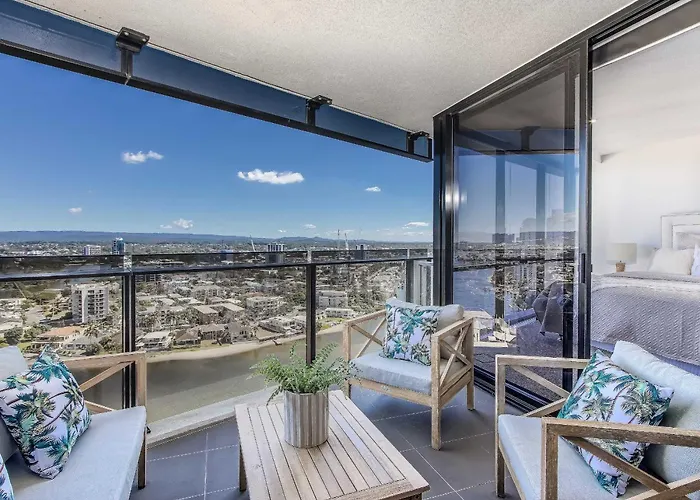 Circle On Cavill - Hosted By Coastal Letting