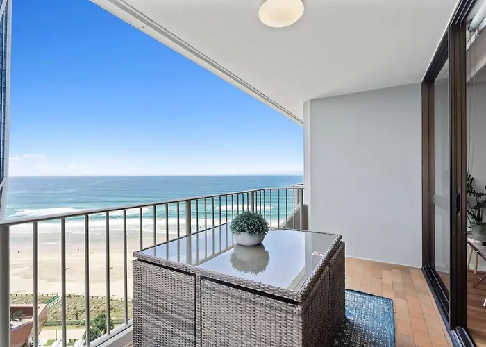 \'Coastal Cool\' Penthouse Paradise And Ocean Outlooks