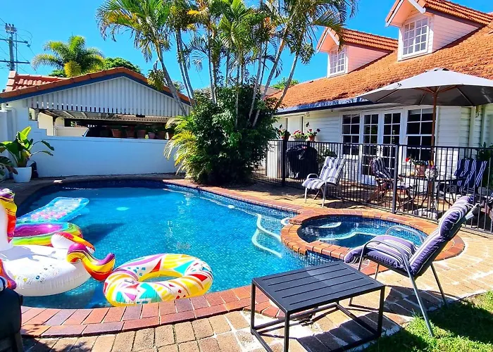 Fab 4Brm Home With Pool A 18 Min Walk To Beach