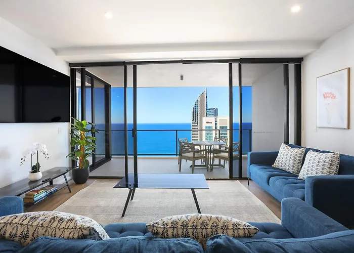 Circle On Cavill 60Fl 3 Brm Apartment With Amazing View!