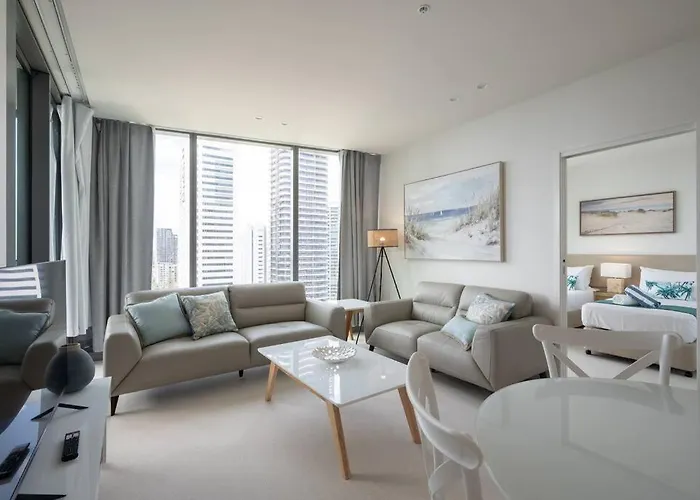 Broadbeach Luxury Seaview 2Br Apt