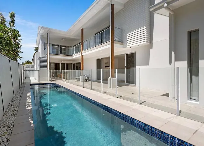 Prime Burleigh Location