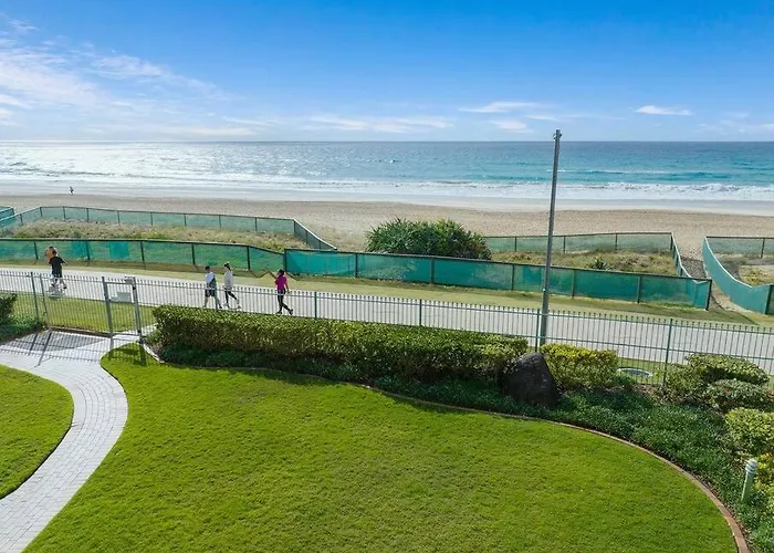 Absolute Beachfront Apartment 3B Pool Spa