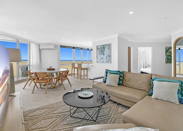 Breathtaking Ocean View & Beachside 3 Bedrooms Apartment