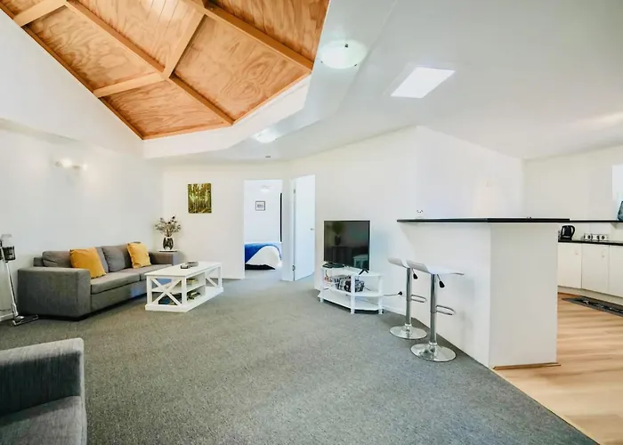 Serene Mountain Cabin Retreat Tamborine Mountain