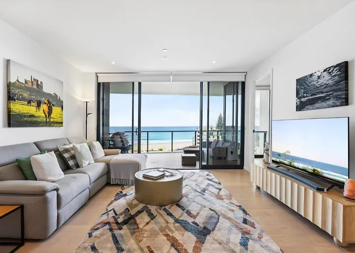 Glorious Ocean Views 2-Bed Pool & Amenities