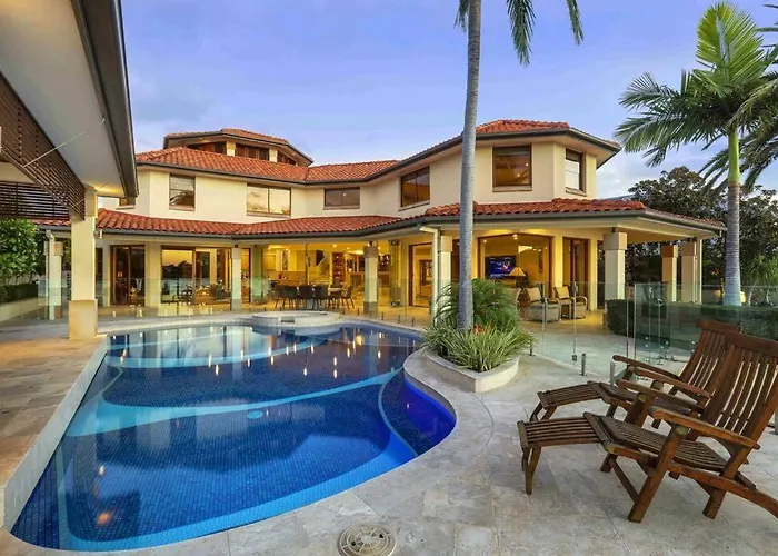 Main River Grandeur Mansion, 5Bed, Pool & Sauna