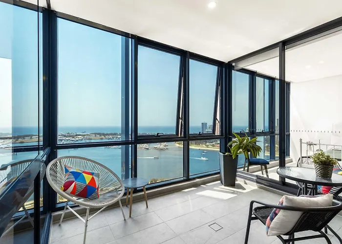 Breathtaking Ocean View Apt In Southport