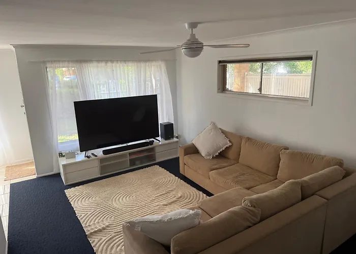 Bedroom In Surfers Chevron Island