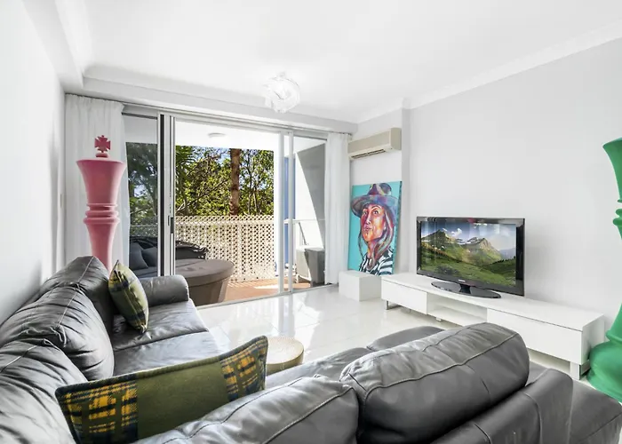 Broadbeach 1-Bed With Pools, Gym & Secure Parking