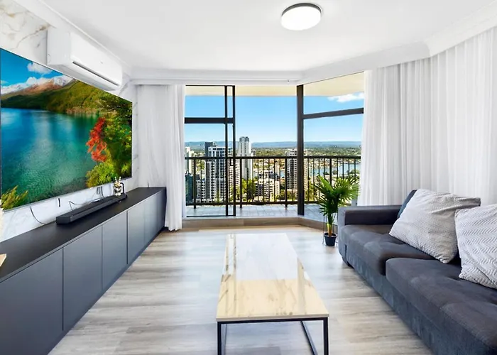 Beachfront Bliss 2Br 2Bath Ocean Views - Surfers