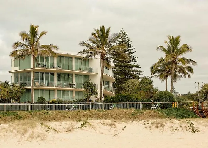 Waves 203 On Currumbin