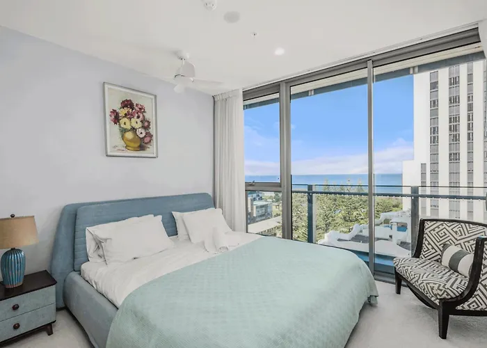 2 Bedroom Ocean-Viewing Apartment