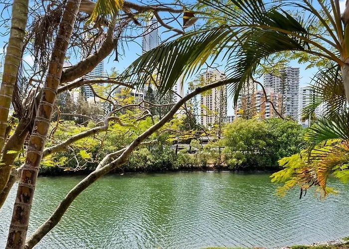 Serenity In Surfers Paradise