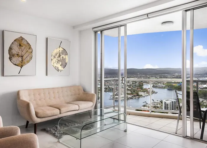 Chevron Renaissance 2 Bed Apartment By Vaun