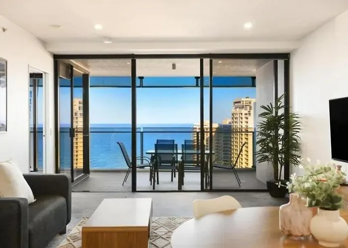 Circle On Cavill 2-Bed Sea View