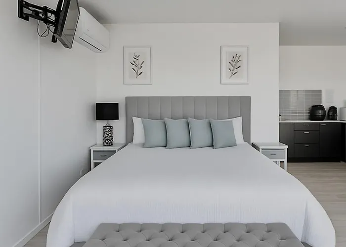 Self Contained Guest House Family Friendly - Sleeps 4
