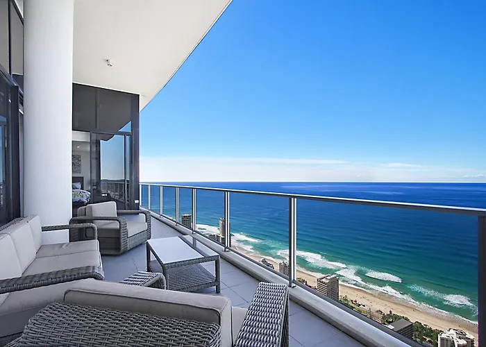 Circle On Cavill 2, 3, 4 & 5 Bedroom Skyhomes & Sub Penthouses By Gold Coast Holidays
