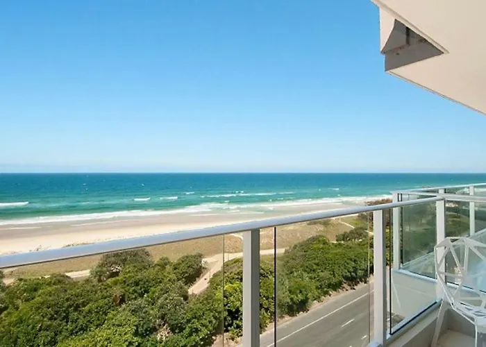 Amira Penthouse Main Beach