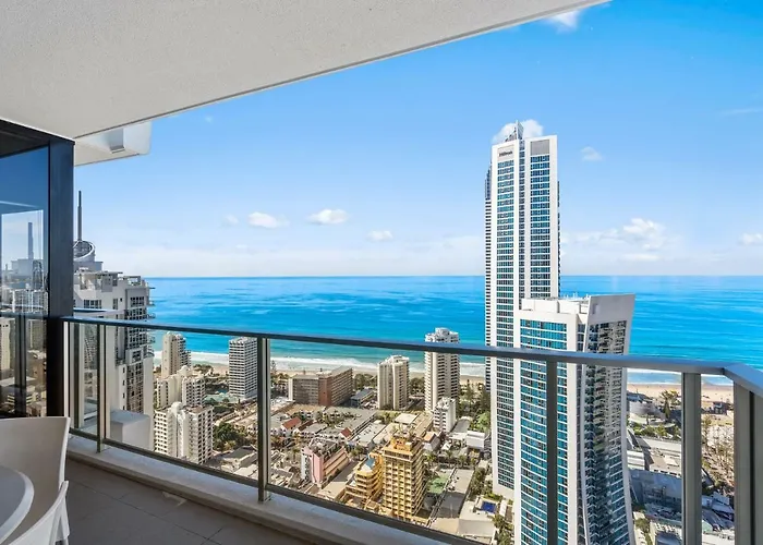 Circle On Cavill, Apartments And Sub Penthouses - We Accommodate