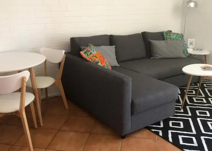 Lovely 1 Bedroom Apartment Steps To The Beach