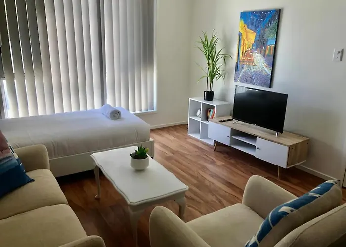 Bright 1 Bedroom Apartment 5Km To Surfers Paradise