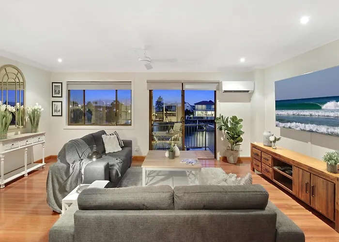 Luxury, Pets, Beach, Convention, Casino, Shopping, Privacy