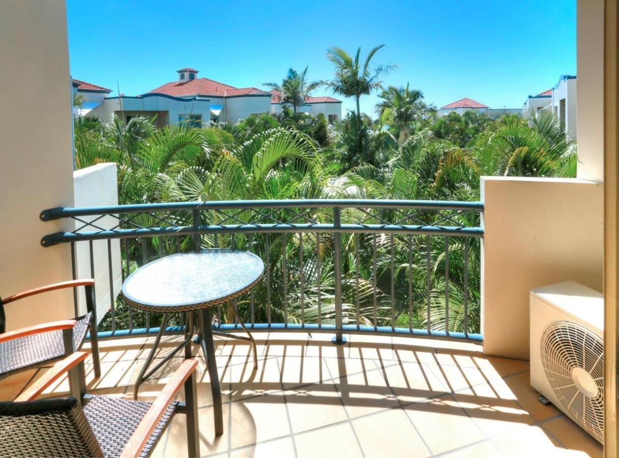 Resort Golden Riviera Absolute Beachfront