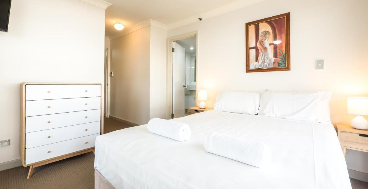 Victoria Square 4*