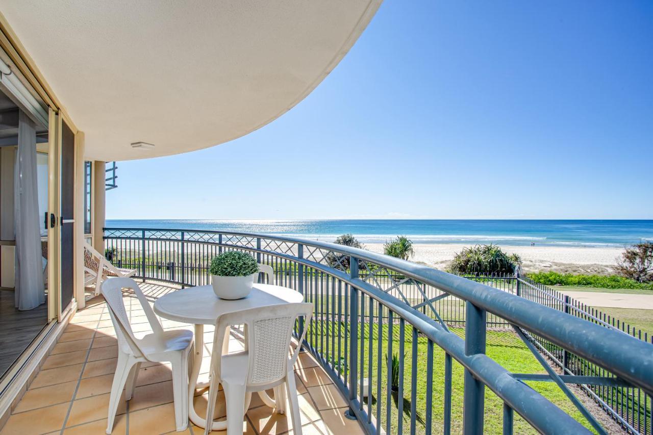 Golden Riviera Absolute Beachfront 4* Gold Coast