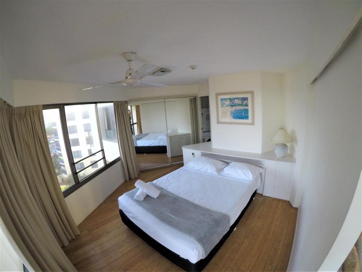 Aloha Surfers Paradise! Apartment *
