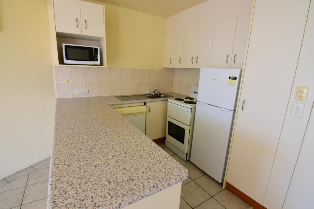 Aloha Surfers Paradise! Apartment *
